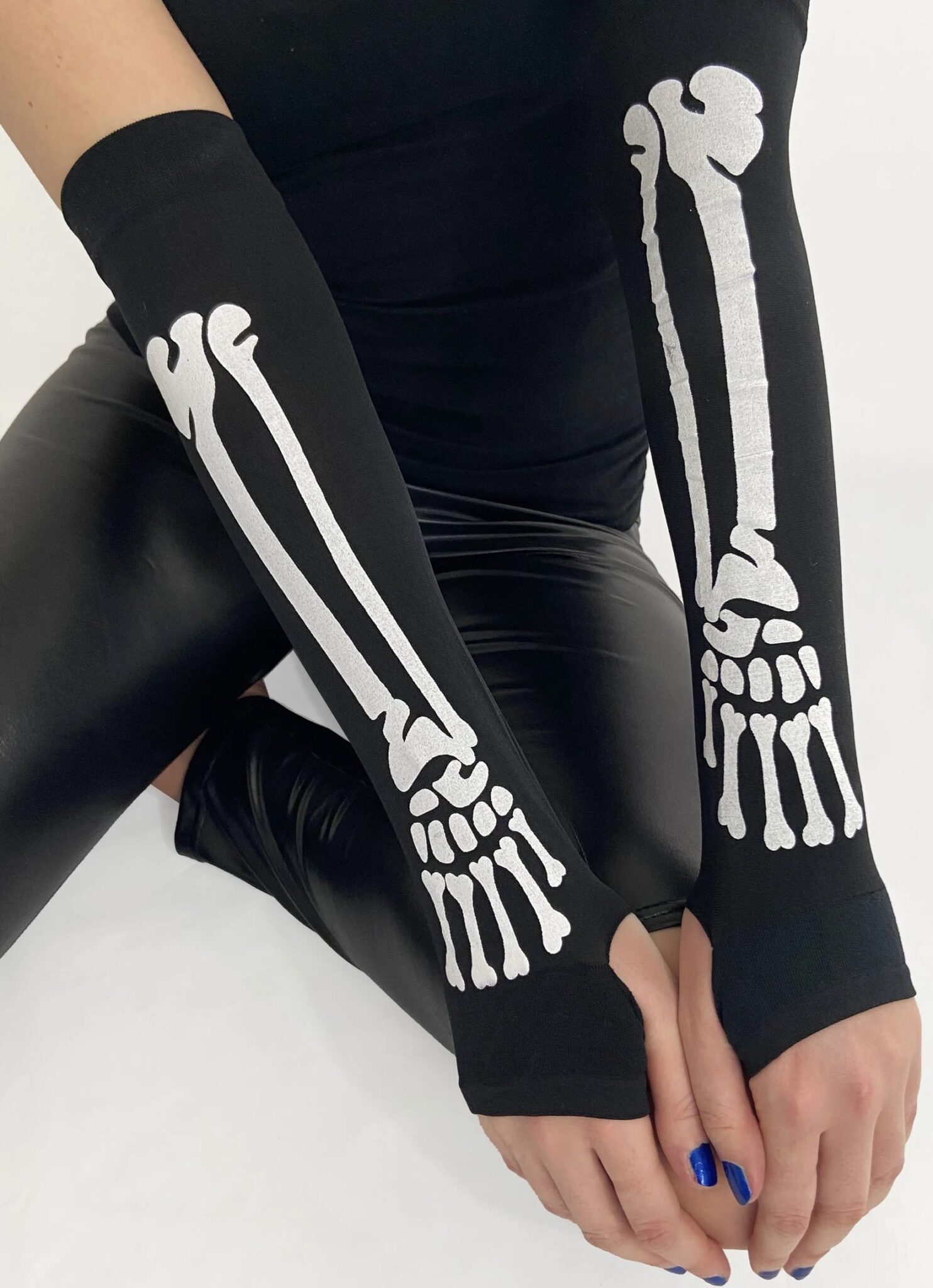 thumbnail interactive-video image 1 of Skull Full Finger Gloves For Men - Cycling Motorcycle Biker Goth Skeleton Bones 1 of 3